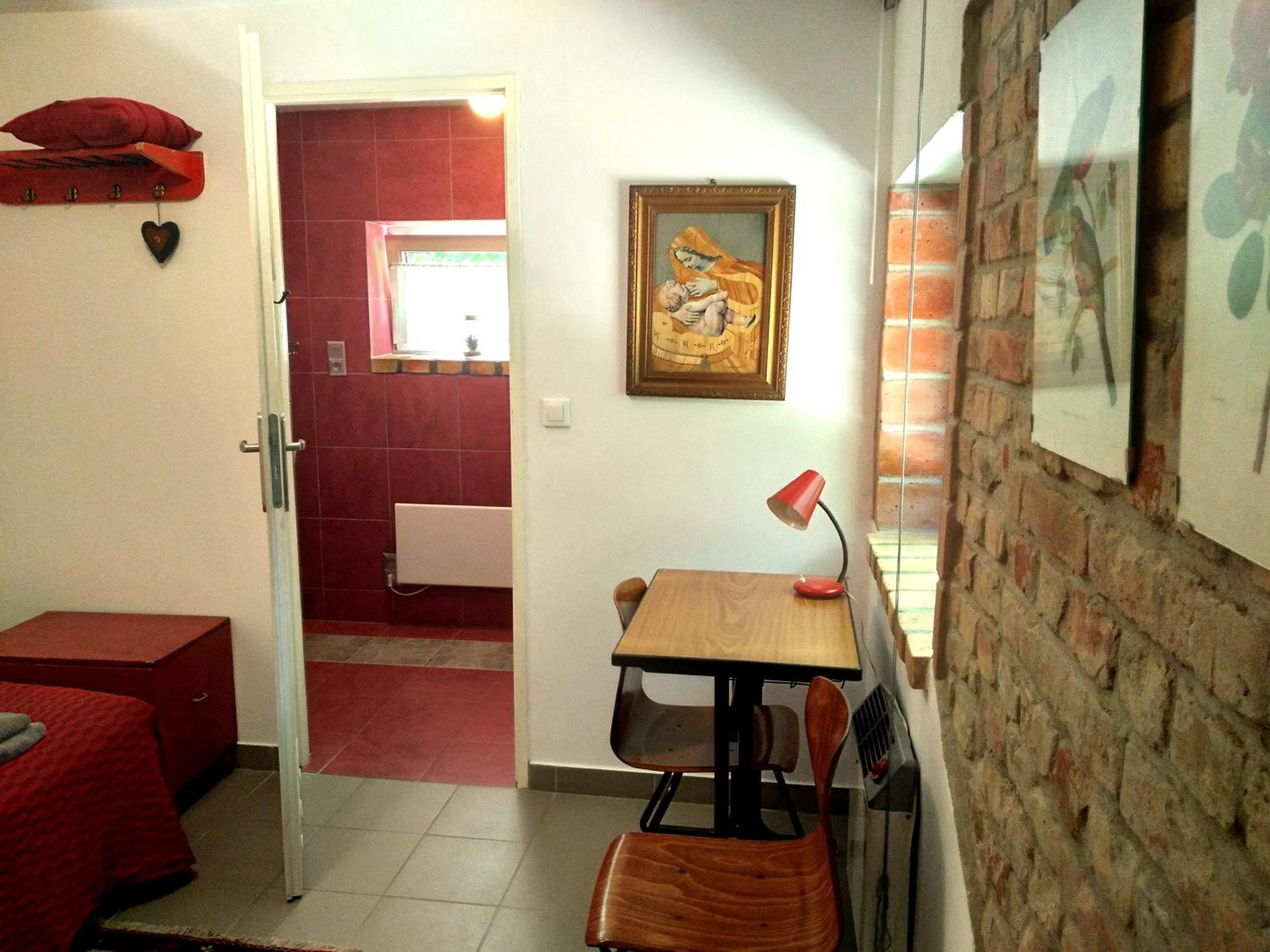 Dom Sztuk - House Of Arts Apartment Miedzyrzecz Luaran gambar