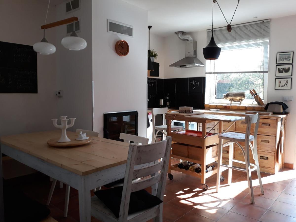 Dom Sztuk - House Of Arts Apartment Miedzyrzecz Luaran gambar