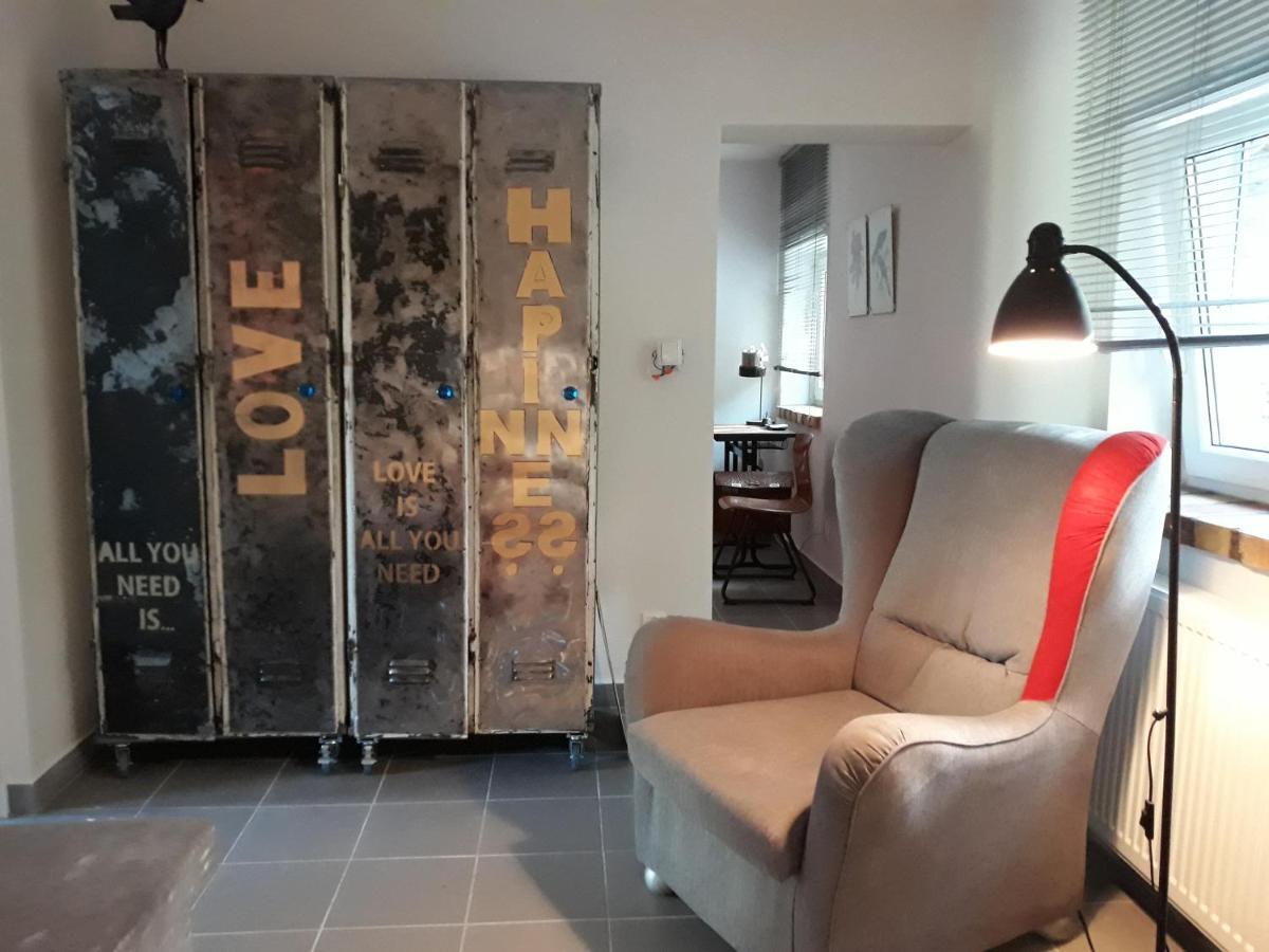 Dom Sztuk - House Of Arts Apartment Miedzyrzecz Luaran gambar